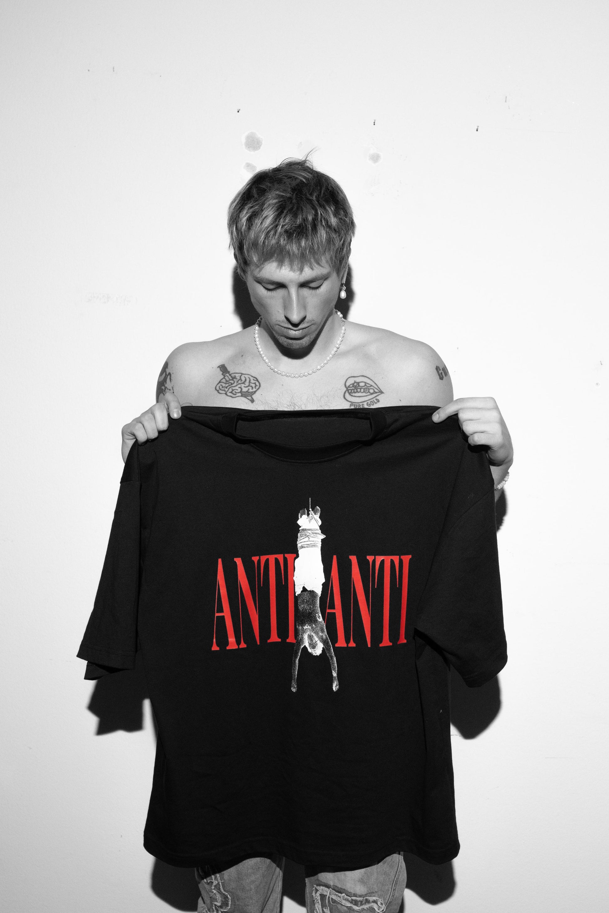 ANTI ANTI Black Tee